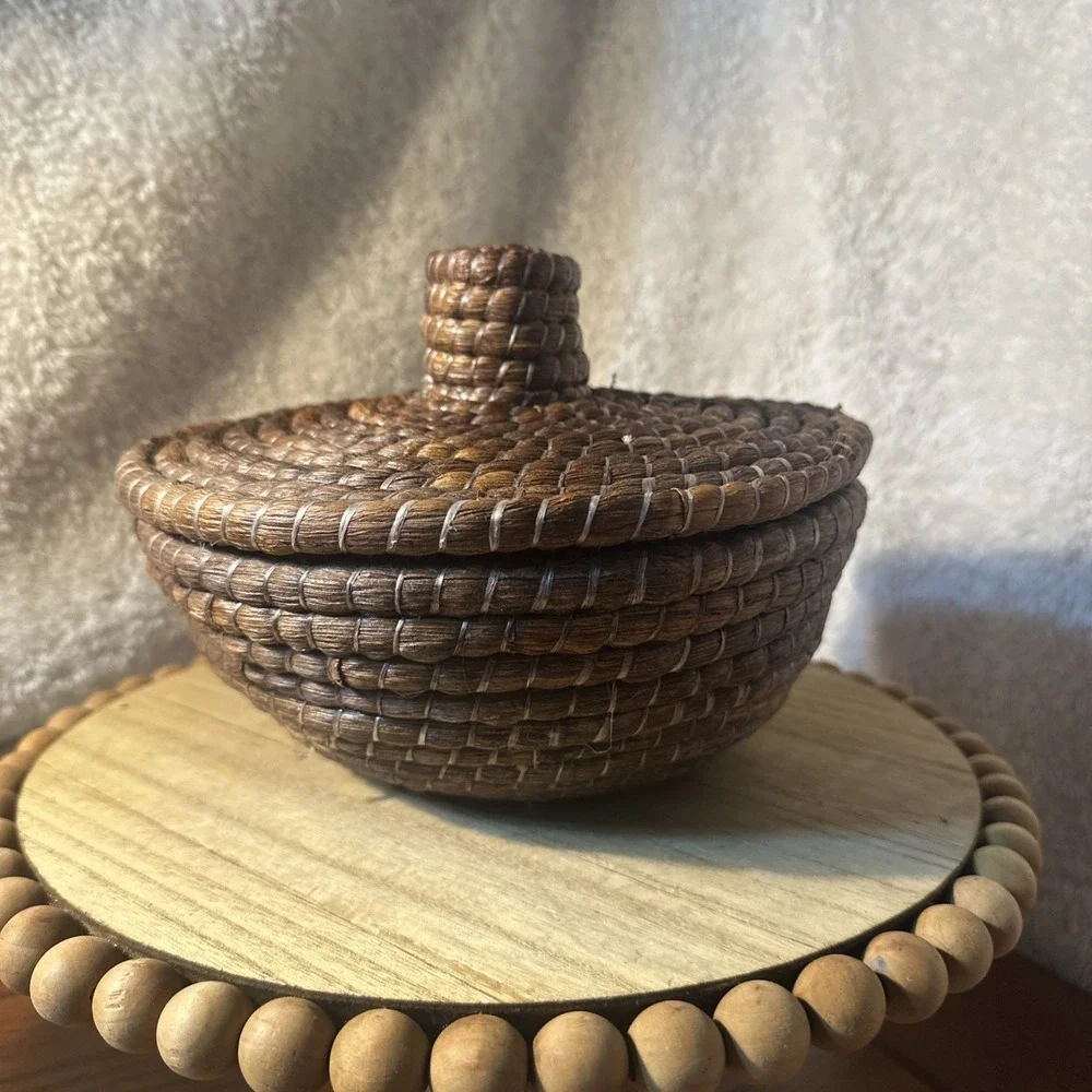 Hand Woven Round 10